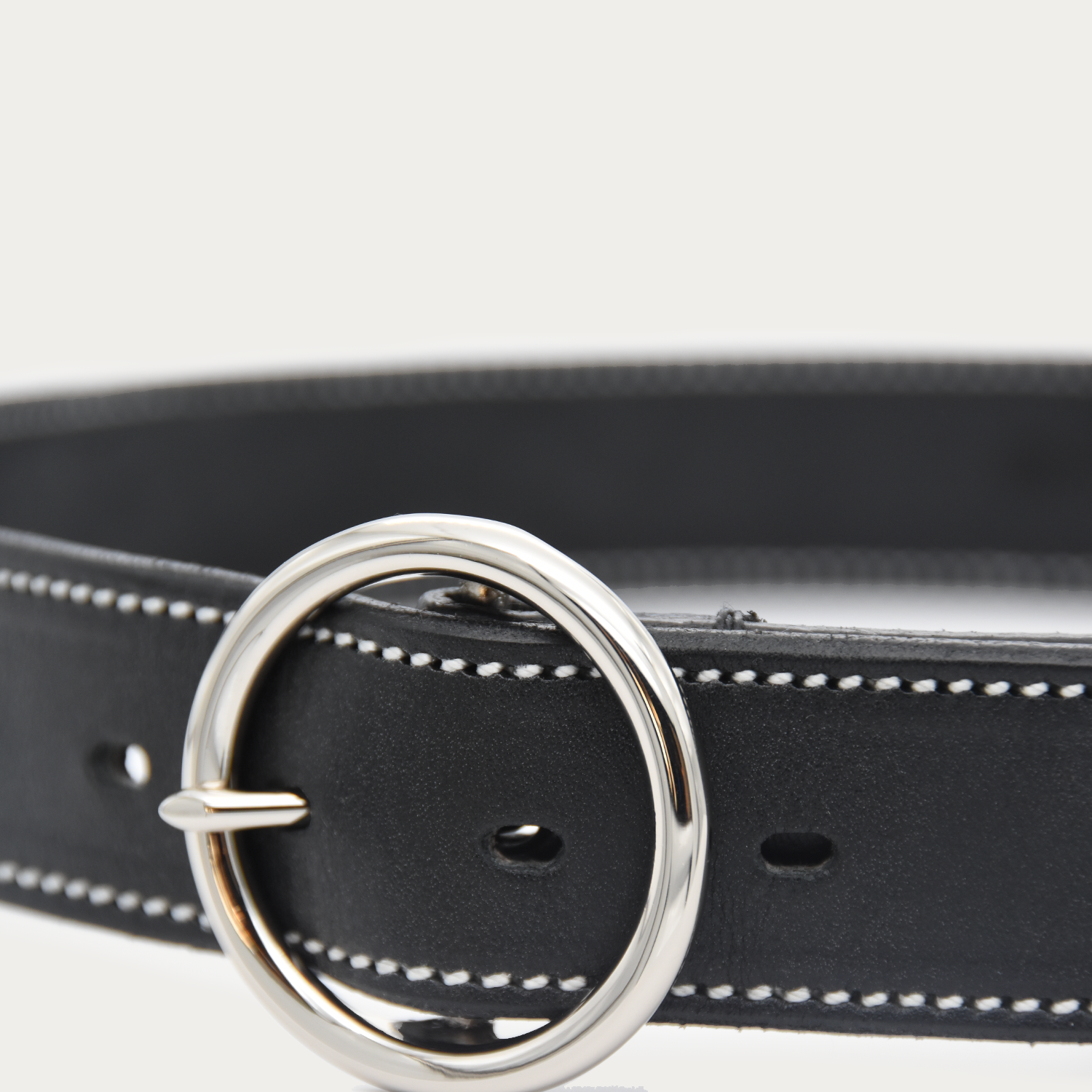 Bold Stitched O Belt
